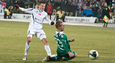 Gdyby Marcin Wodecki trafi� do pustej bramki w 57. minucie meczu, wynik m�g�by by� zupe�nie inny... (fot. przecie)